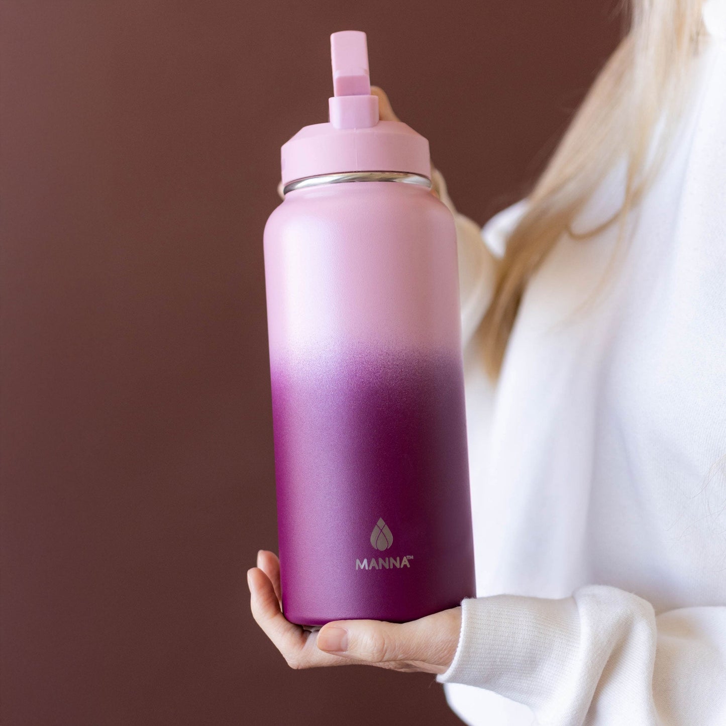 32-oz-powel-bottle-e4 32_Manna_Website_Lifestyles-2.jpg